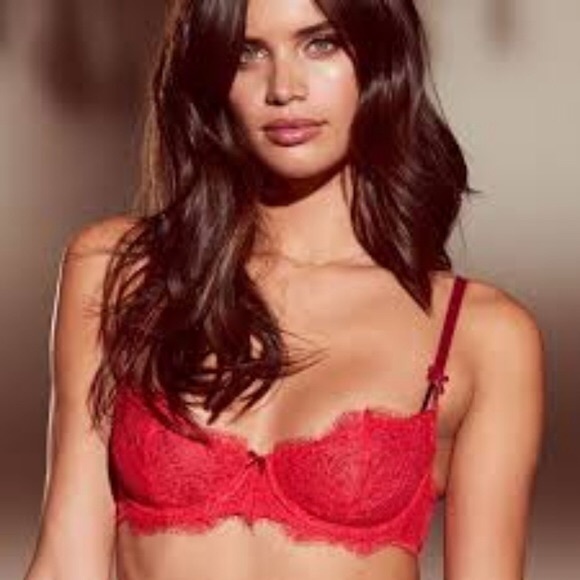 Victoria’s Secret | Cherry Lace Bra - Picture 1 of 5